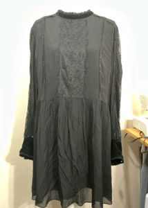 Chic Black Lace & Chiffon Dress