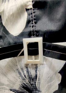 Chic Black &amp; White Floral Belted Tunic