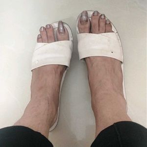 bata white slides