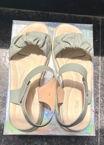 Stylish Ruched Strap Sandals