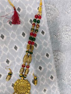 Elegant Red Green Beaded Necklace Set