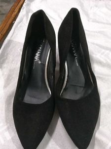 Elegant Black Stiletto Heels