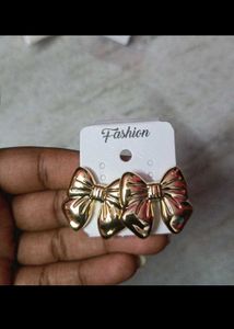 Chic Golden Bow Earrings
