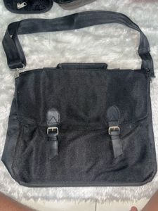Stylish Black Messenger Bag