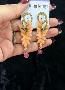 Exquisite Peach Leaf Design Earrings