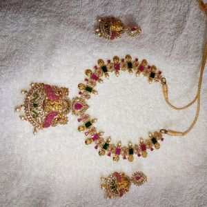 Lakshmi-Parivar Short Haram