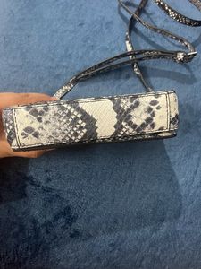 ❌❌sale❌❌Marc Jacobs Sling Bag Like New