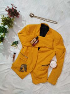 Chic Yellow Blazer with Zipper Accents