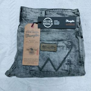 Wrangler Silver Shield Jeans - Size 38 x2