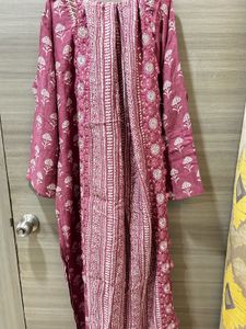Embroidered Pink Floral Kurta with leggy and dupat
