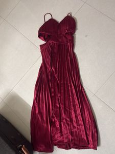Elegant Pleated Cut-Out Maxi Dress