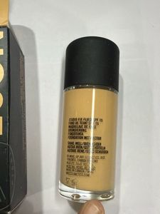 MAC Studio Fix Fluid SPF 15 Foundation