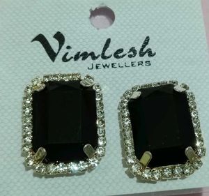 Vimlesh Jewellers Black Stone Studs