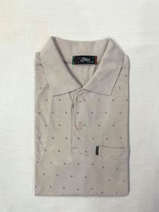 Stylish Men's Polo Shirt with Subtle Pattern