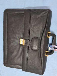 BRAND NEW LEATHER BRIEFCASE