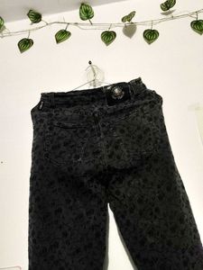 💖 Stylish Skull Print Jeans 🎀