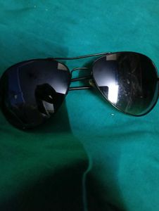 Sleek Black Specs – Timeless Style for Every Look