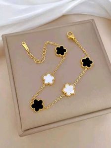 Sale_Elegant Clover Charm Bracelet