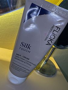 Flicka Silk Touch Milk-Cream Moisturizer & Primer