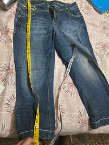 Cantabil Blue Denim Capri Jeans in 32 waist