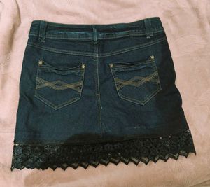 Y2K grunge lace skirt 🖤⛓️