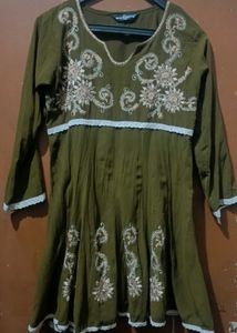 embroidered girls top
