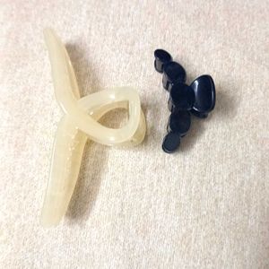 2 Claw Hair Clips (Cream &amp; Black)