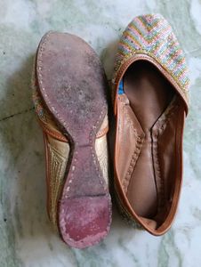 Embellished Jutti Flats