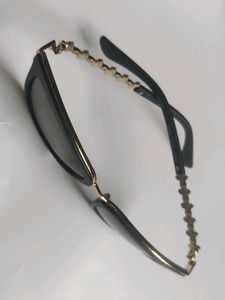 Chic Black &amp; Gold Floral Sunglasses