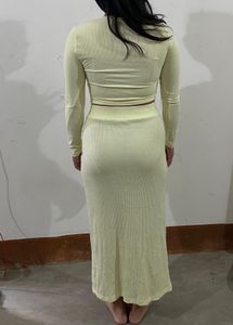 Chic Butter Yellow Ribbed Knit Midi Skirt
