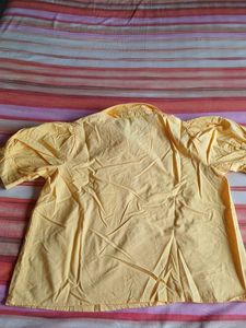 Chenistry Collared Puff Sleeve Top
