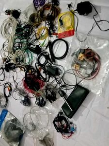Assorted Electronic Cables & Adapters