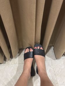 Stylish Black Slides for Women