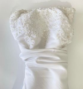 Strapless White Gown🦢(can be altered)