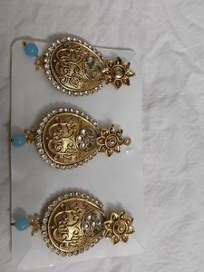Gold Tone Kundan Jhumki Earrings