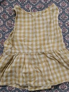Cute Gingham Tie-Front Tank Top