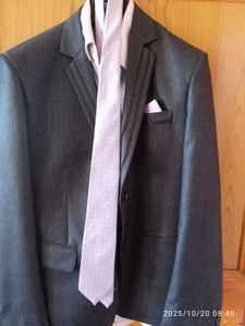 Men's Grey Suit &amp; Tie Set