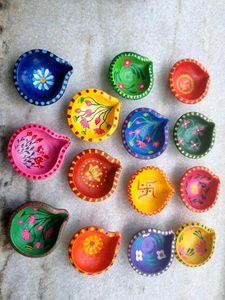 Hand-Painted Designer Clay Diyas 🪔