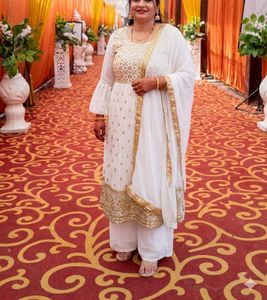 Elegant White Embroidered  nira cut Set