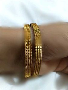 Elegant Gold Tone Bangles Set💫✨✨