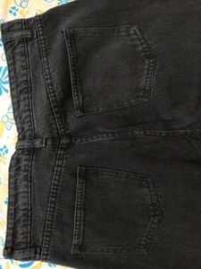 Black High-Waisted Jeans