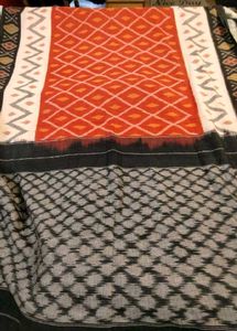 Geometric Patterned Saree