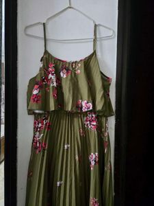 Olive Floral Pleated Maxi Dress bust 36