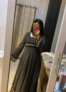 Elegant Striped Ethnic flaired gown🎀🦋❤️