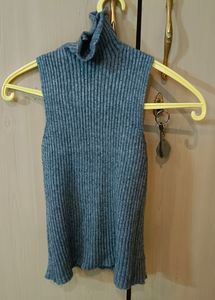 High Neck, Sleevless crop Top