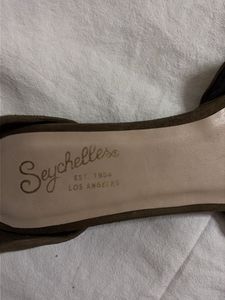 Seychelles Stylish Olive Suede Pointed Toe Heels