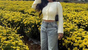 white sweater top