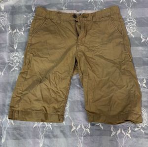 khaki pants