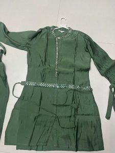 Elegant Green Kurta Set with Mirror Work