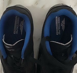 Red Tape baby black shoes 4-5 years old